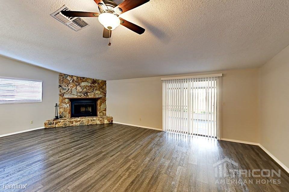 1300 Foxwood Drive - Photo 3 of 33