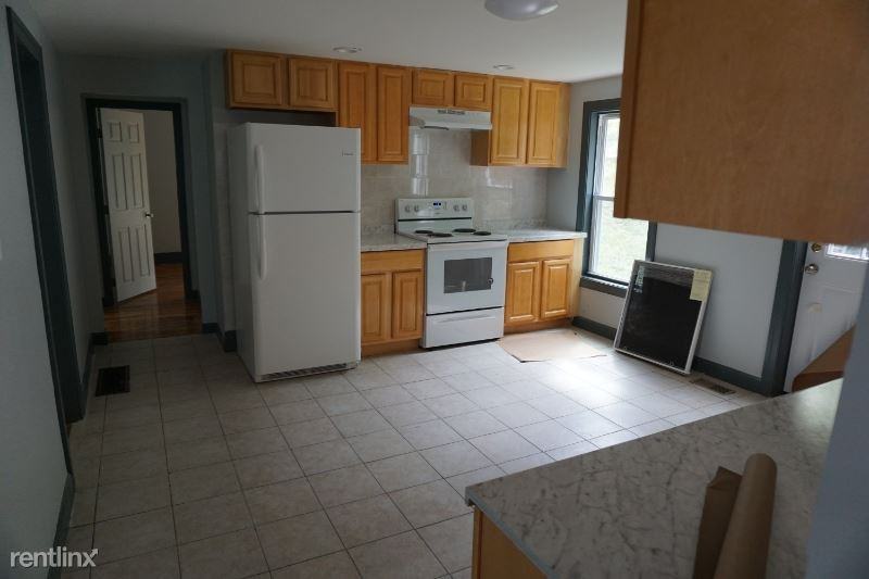 204 Dewey St B - Photo 3 of 8