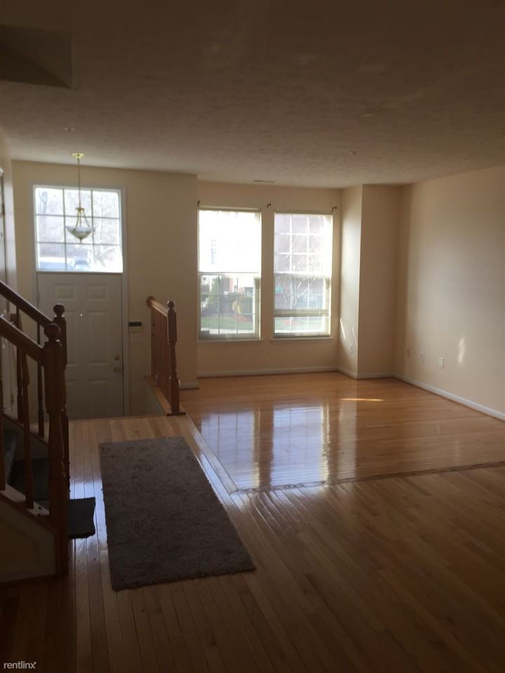 8802 Community Sq. - Photo 2 of 3