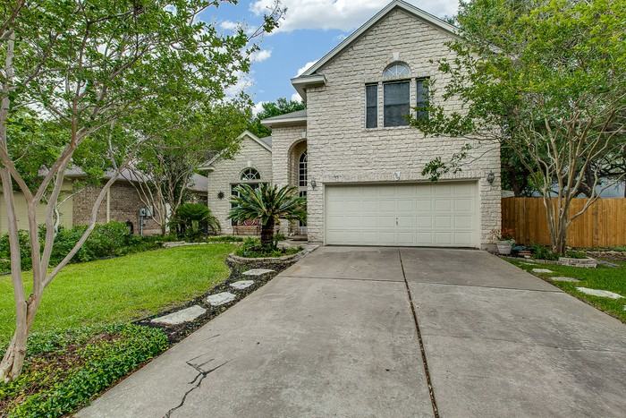 3909 Shaker Lane - Photo 2 of 33