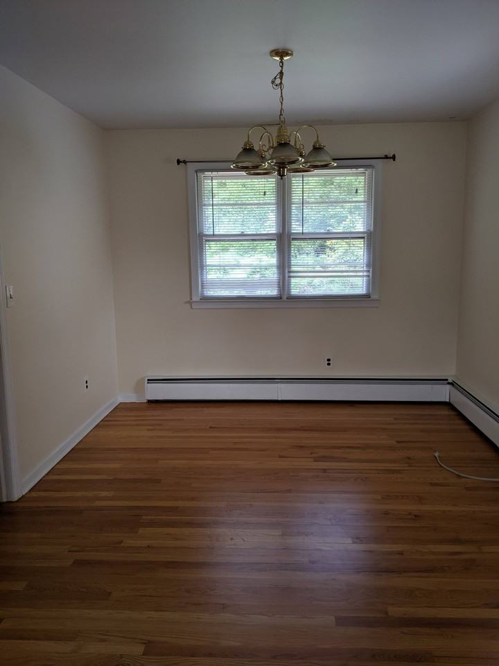 2315 Lyde Pl - Photo 2 of 7