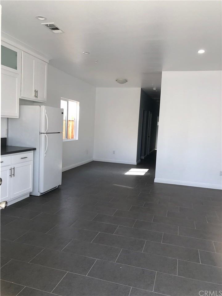 10821 Anzac Avenue - Photo 3 of 6