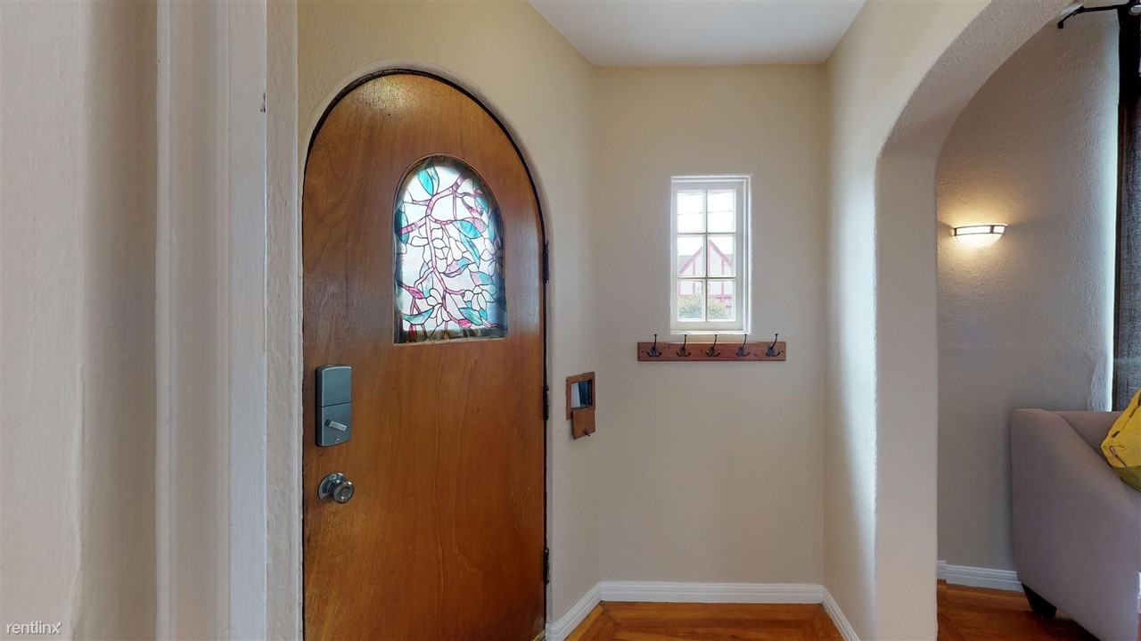 Psyche Haus - Photo 3 of 25