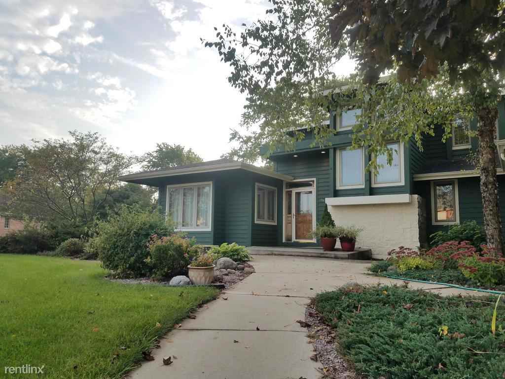 134 Emerald Drive - Photo 2 of 41