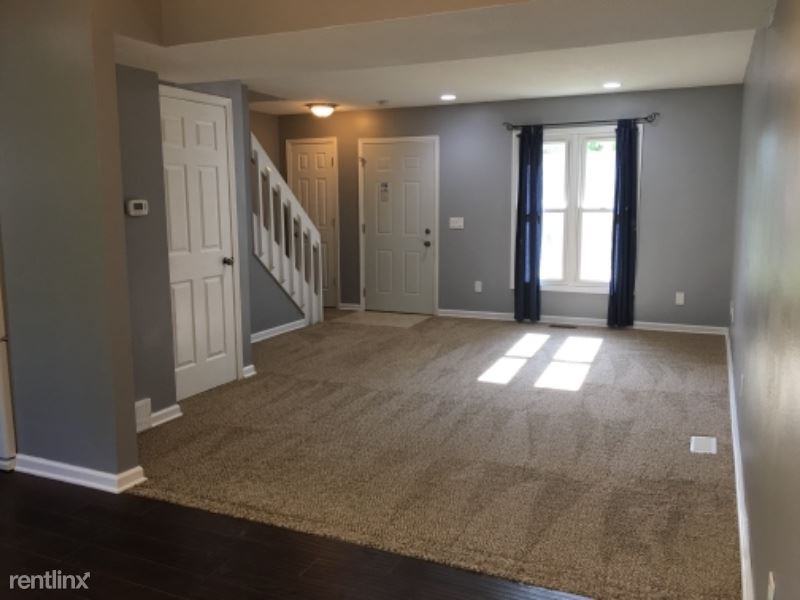 1313 E 17th St - Photo 3 of 18