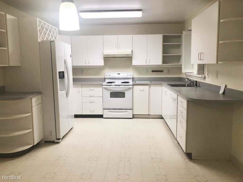 1681 S Hayes St #A - Photo 3 of 27