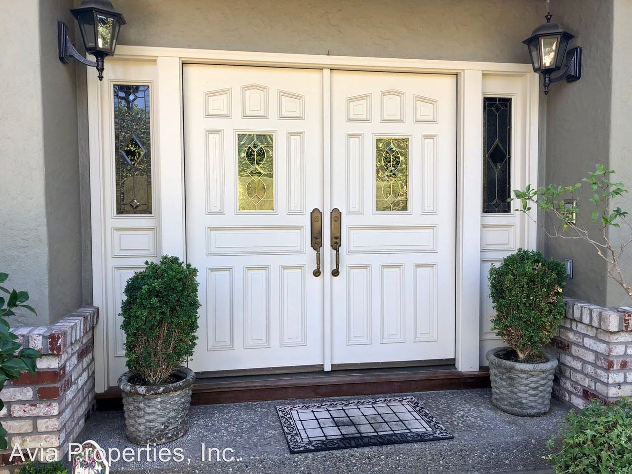 348 West Oakwood Blvd. - Photo 2 of 49