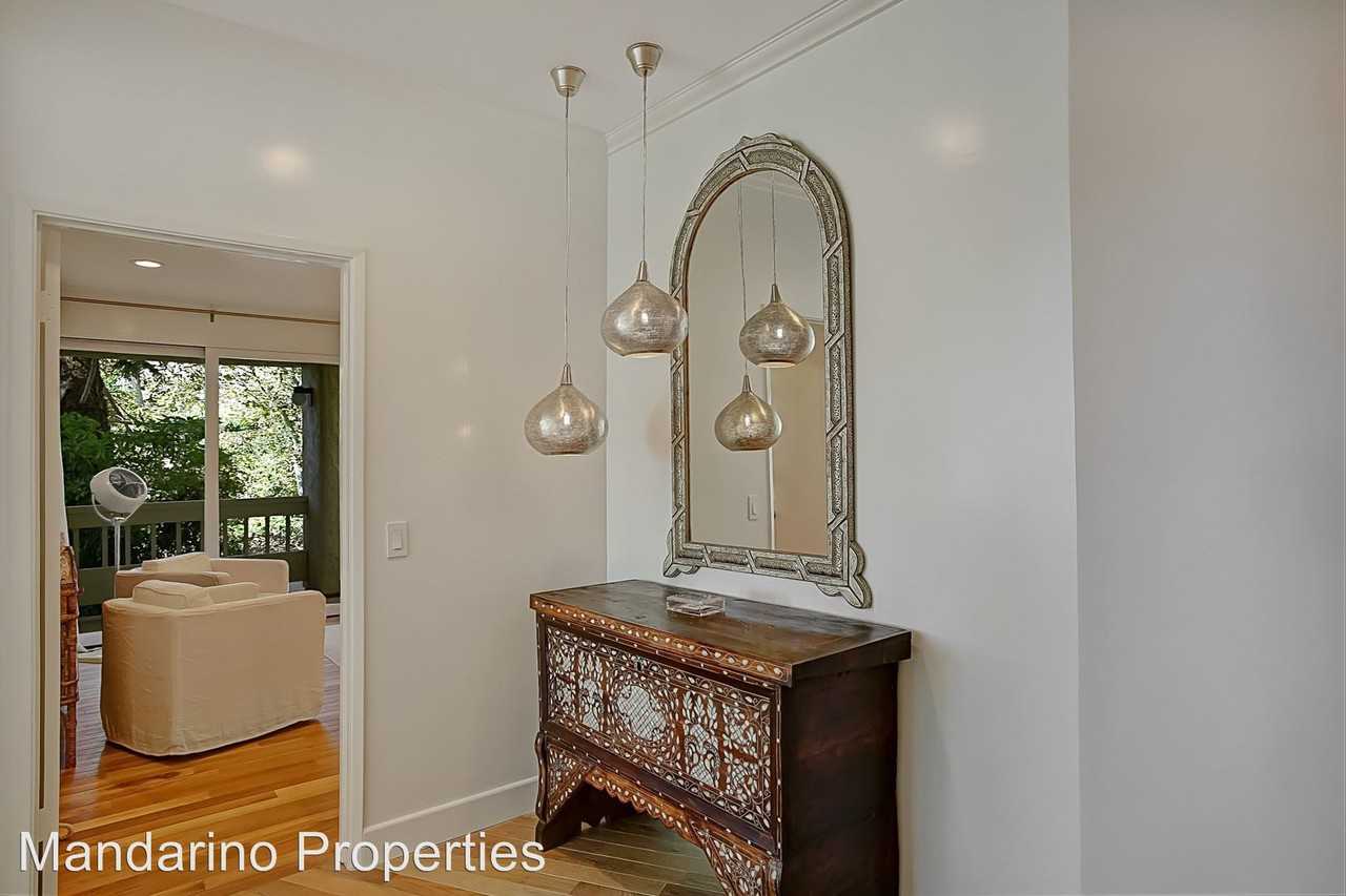 60 Seaview Drive - Photo 3 of 43
