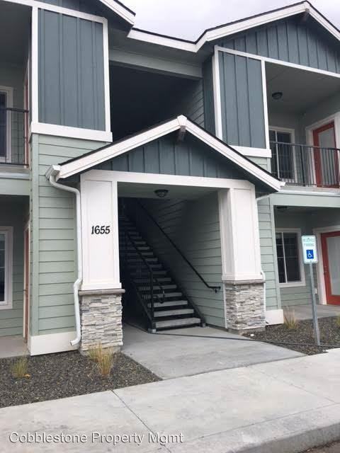 1655 N Madderlake Ave - Photo 2 of 18