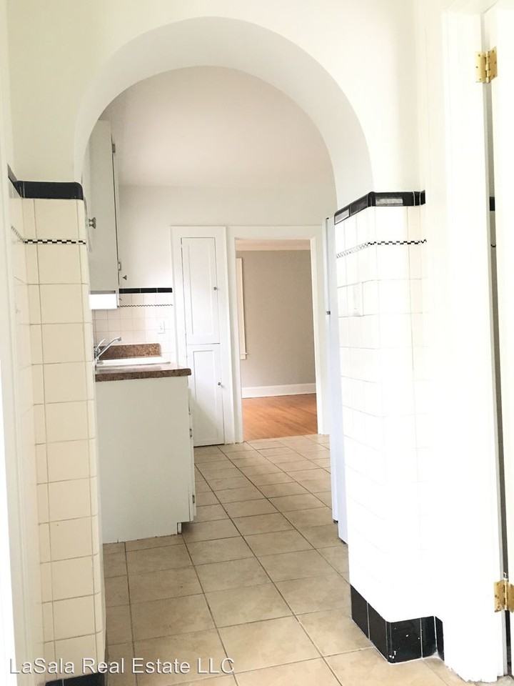 1333 Blue Hills Ave - Photo 3 of 20