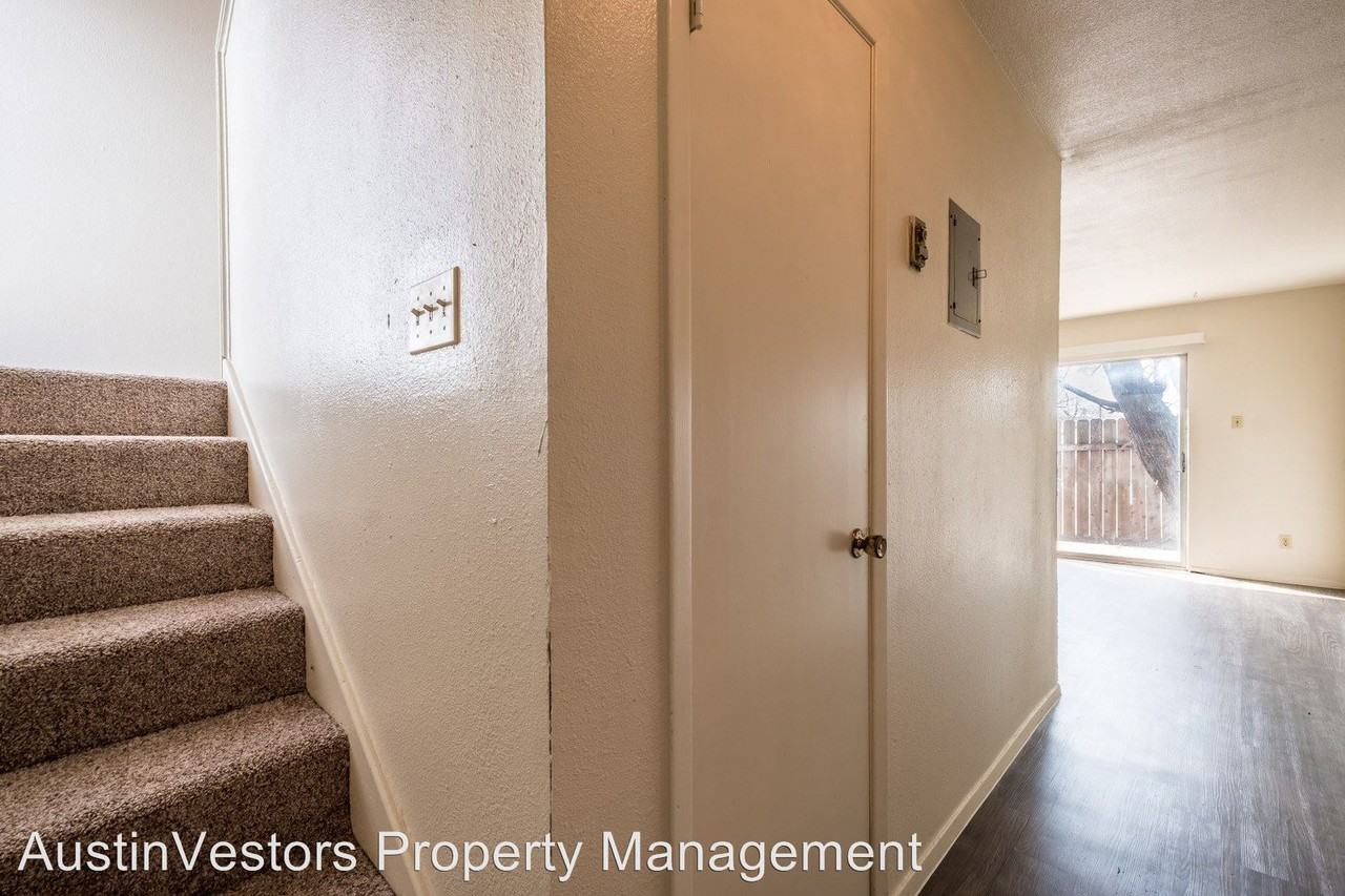 2901 Sweeney Ln - Photo 3 of 21