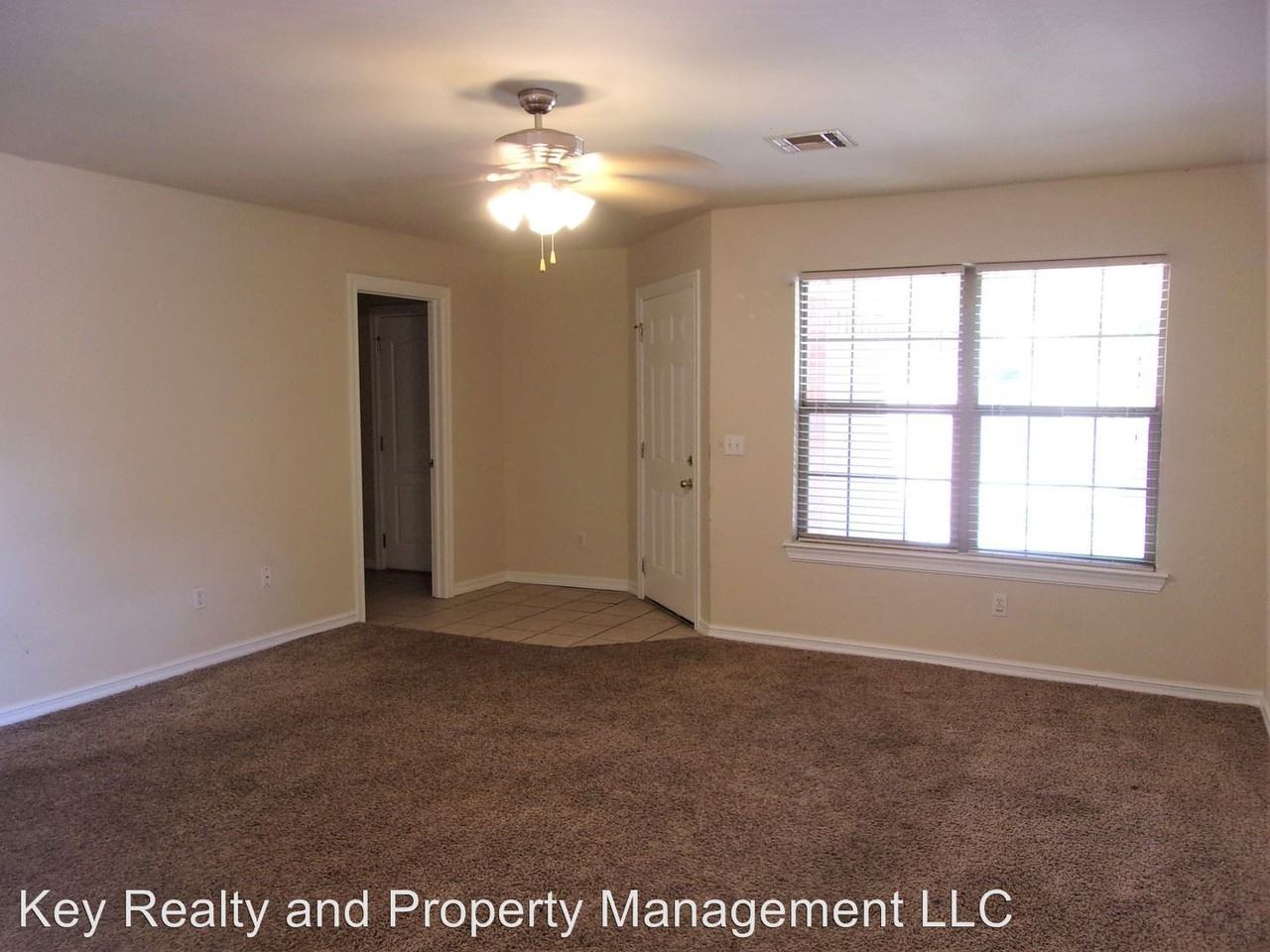 888 Nw 115th St - Photo 2 of 8