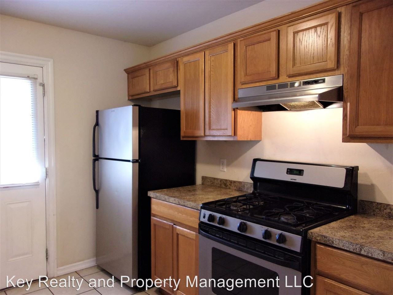 888 Nw 115th St - Photo 3 of 8