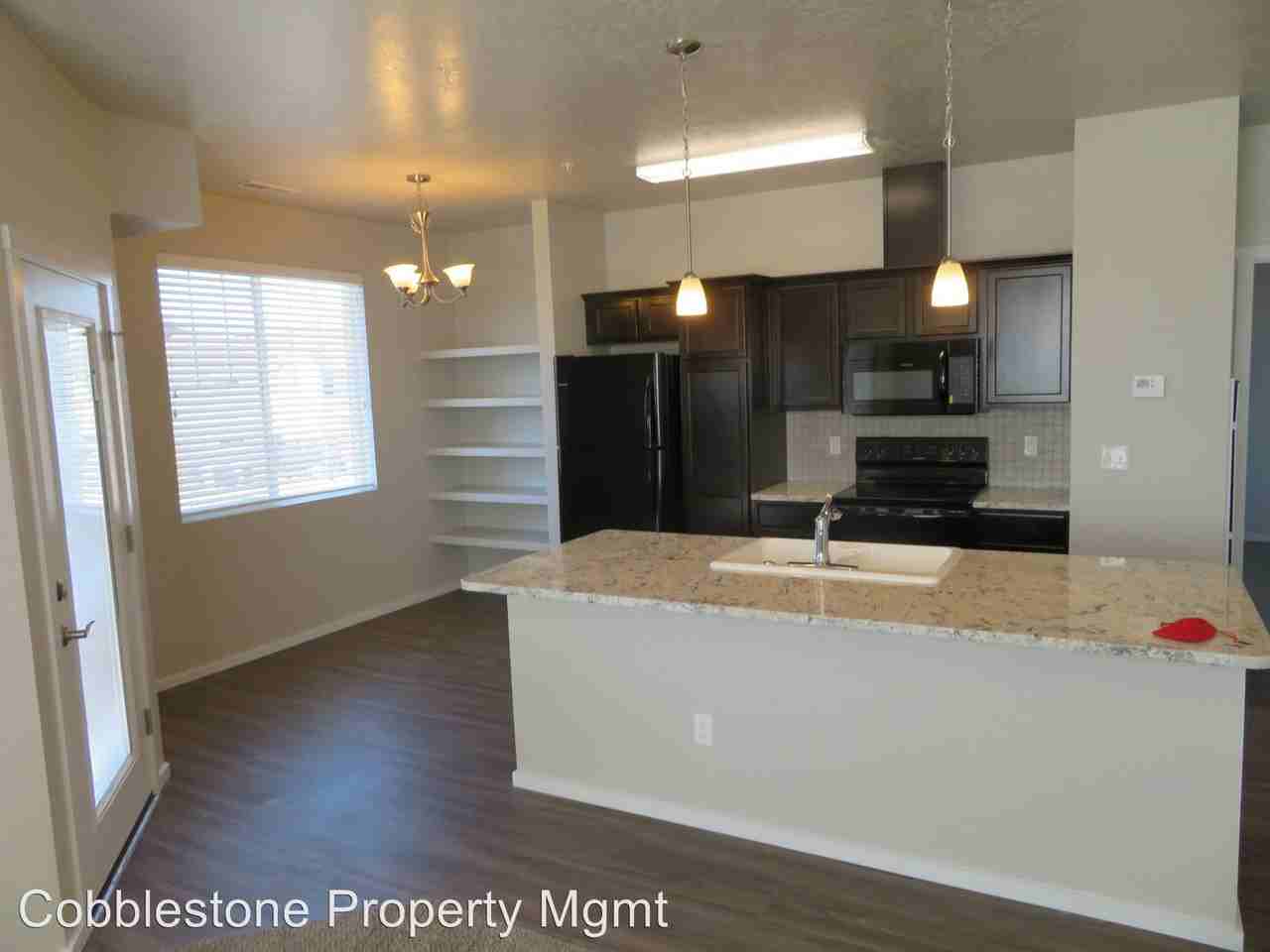 1846 N Madderlake Pl - Photo 2 of 12