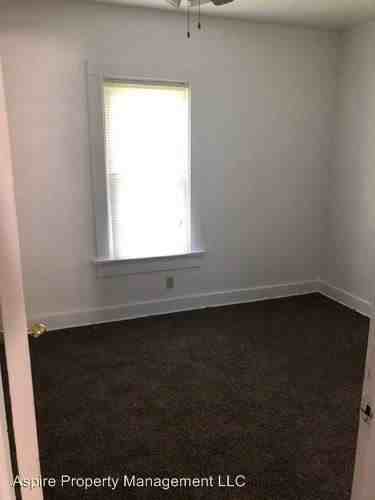 1242 S Broadway St - Photo 2 of 5