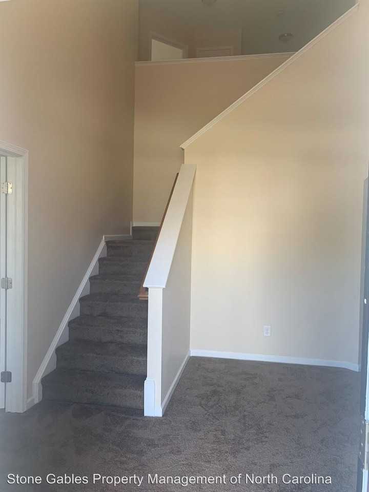 645 Highgrove Dr - Photo 2 of 28
