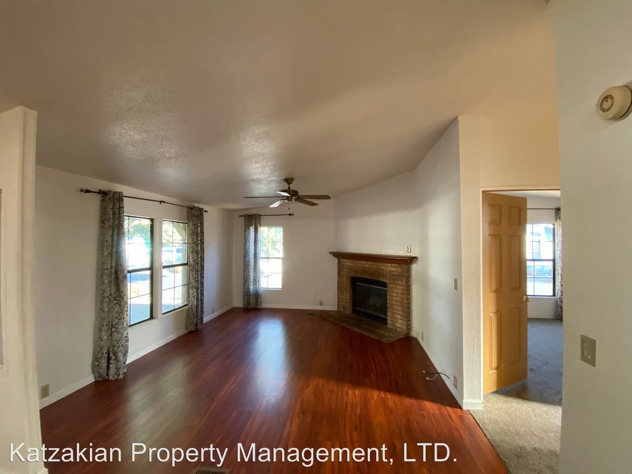 8 Robin Court - Photo 2 of 12