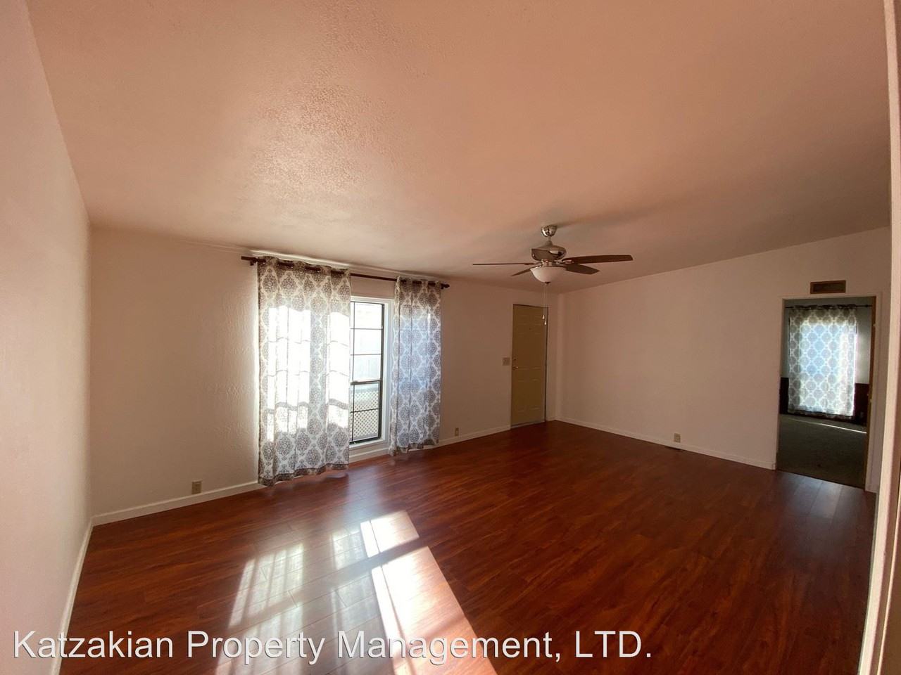 8 Robin Court - Photo 3 of 12