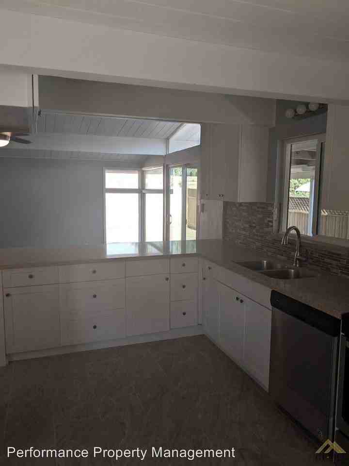 208 N. Stine Rd. - Photo 3 of 12