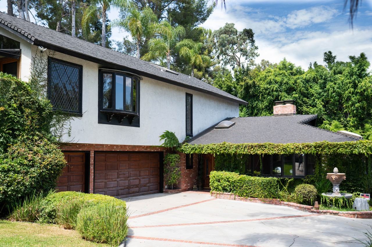 14205 Bronte Dr - Photo 2 of 50