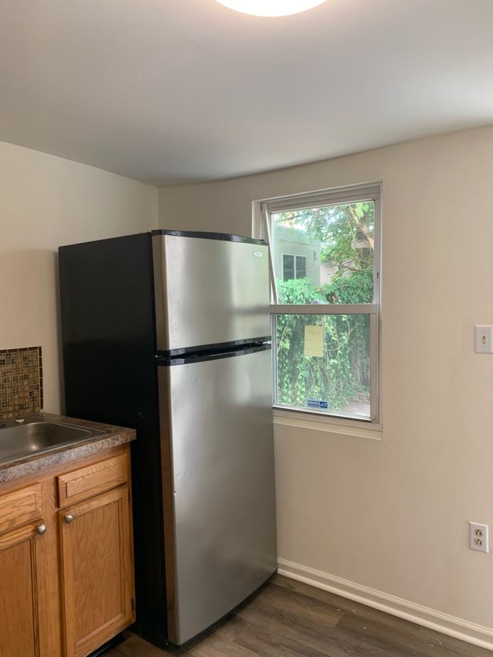 201 E 13th St - Photo 3 of 13