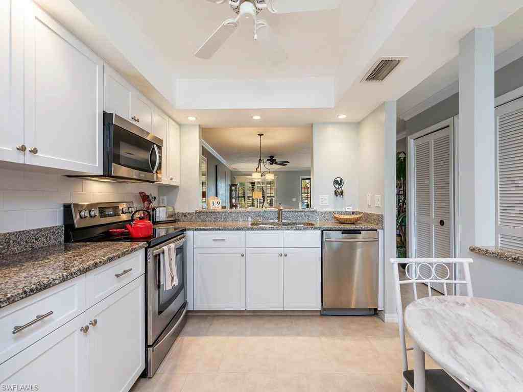 193 Fox Glen Dr #3-193 - Photo 6 of 20