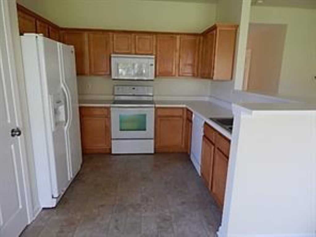 1934 Lisa Walk Drive - Photo 3 of 10
