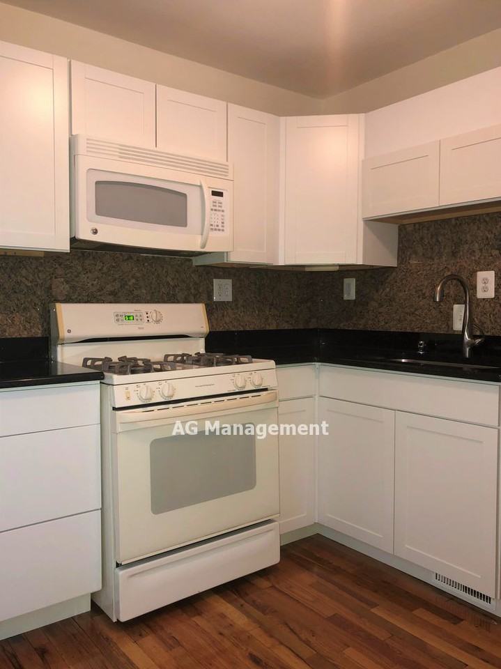 18572 Kenosha St - Photo 3 of 27