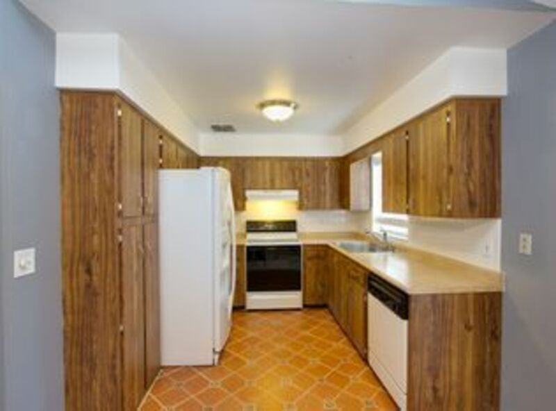 641 Dunn Dr - Photo 2 of 14