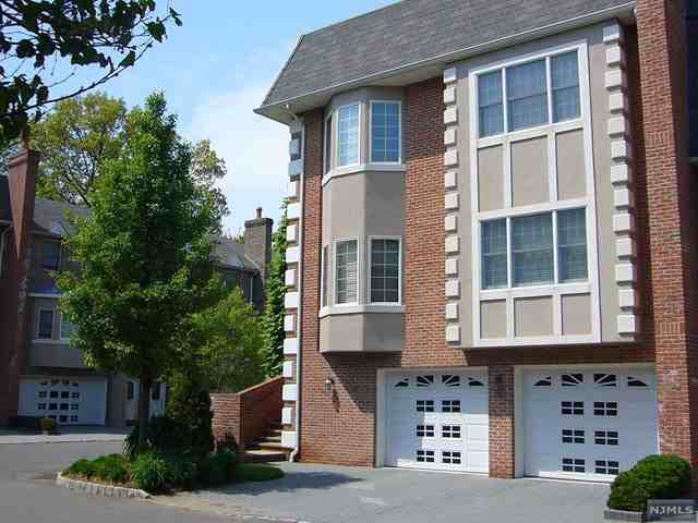 127 Stonegate Trail - Photo 2 of 19