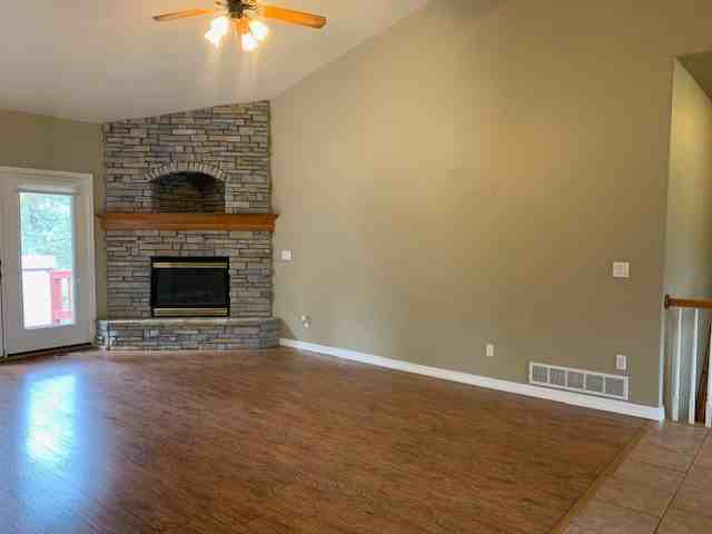 20470 Lockridge Drive - Photo 2 of 34