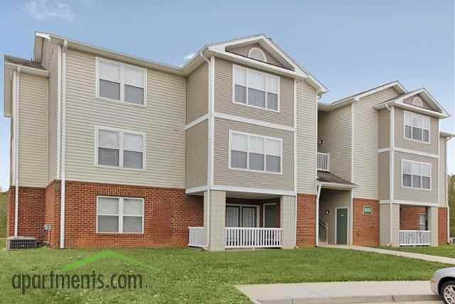 Poplar Forest Apartments 900 Poplar Forest Rd., Farmville, VA 23901