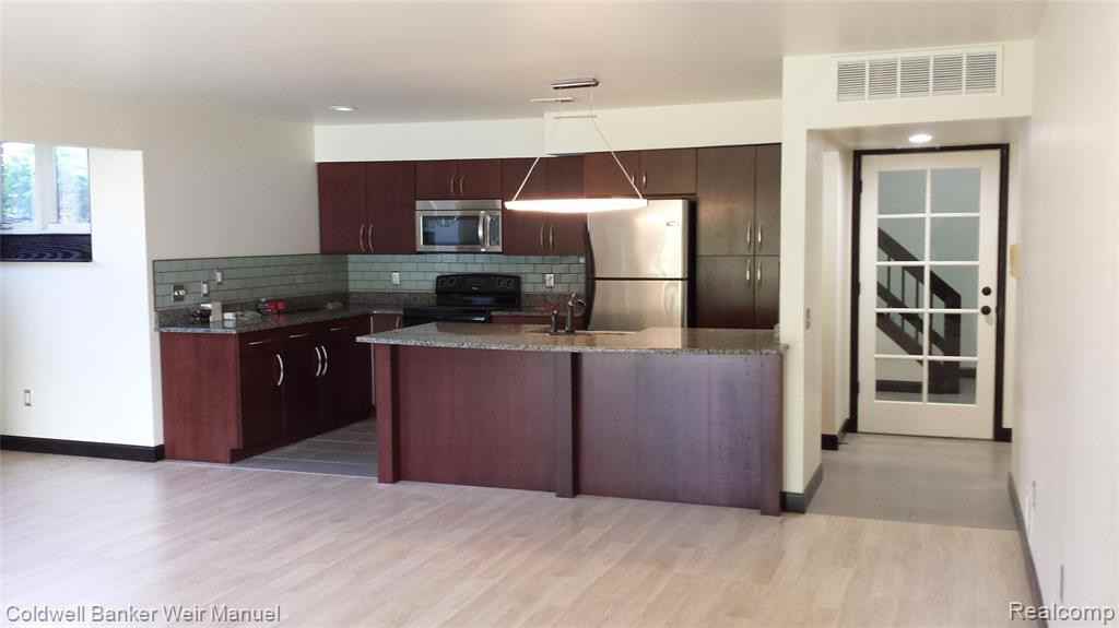 21052 Boulder Circle - Photo 2 of 11