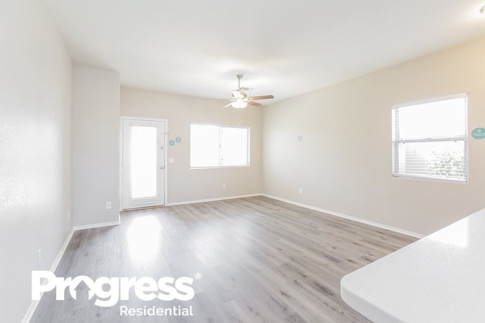 14237 W Weldon Ave - Photo 3 of 21