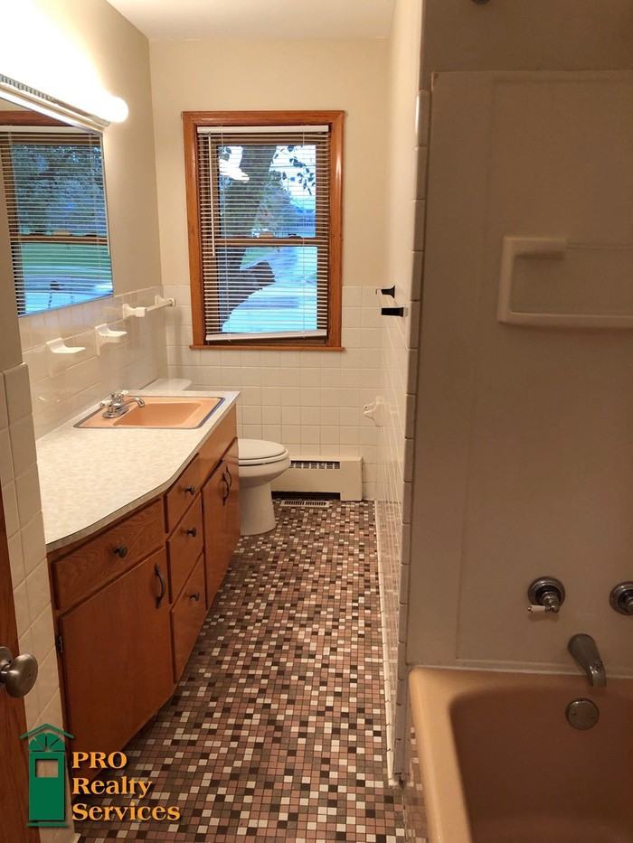 2052 Larpenteur Avenue East - Photo 2 of 9