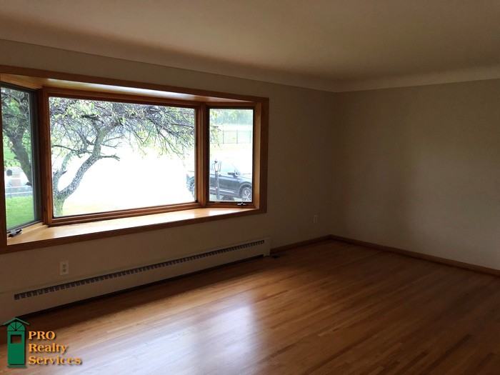 2052 Larpenteur Avenue East - Photo 3 of 9