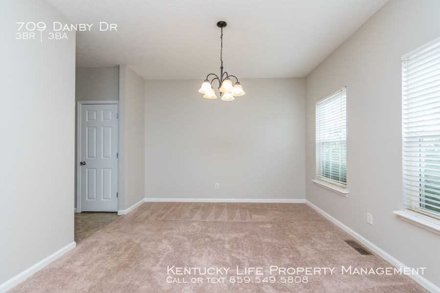 709 Danby Dr - Photo 2 of 10