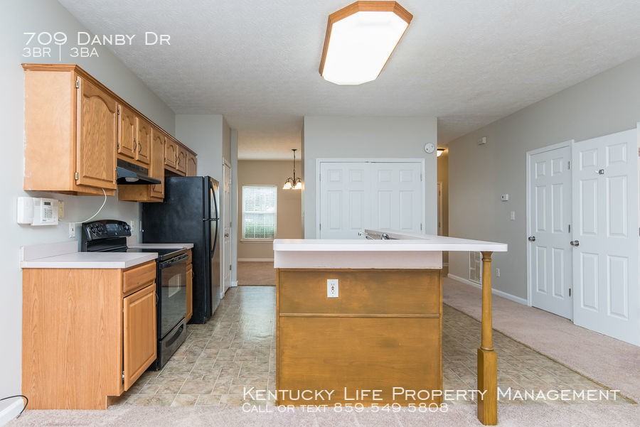 709 Danby Dr - Photo 3 of 10