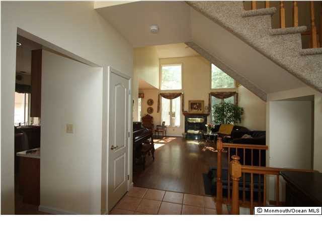 218 Pebble Beach Court - Photo 3 of 17