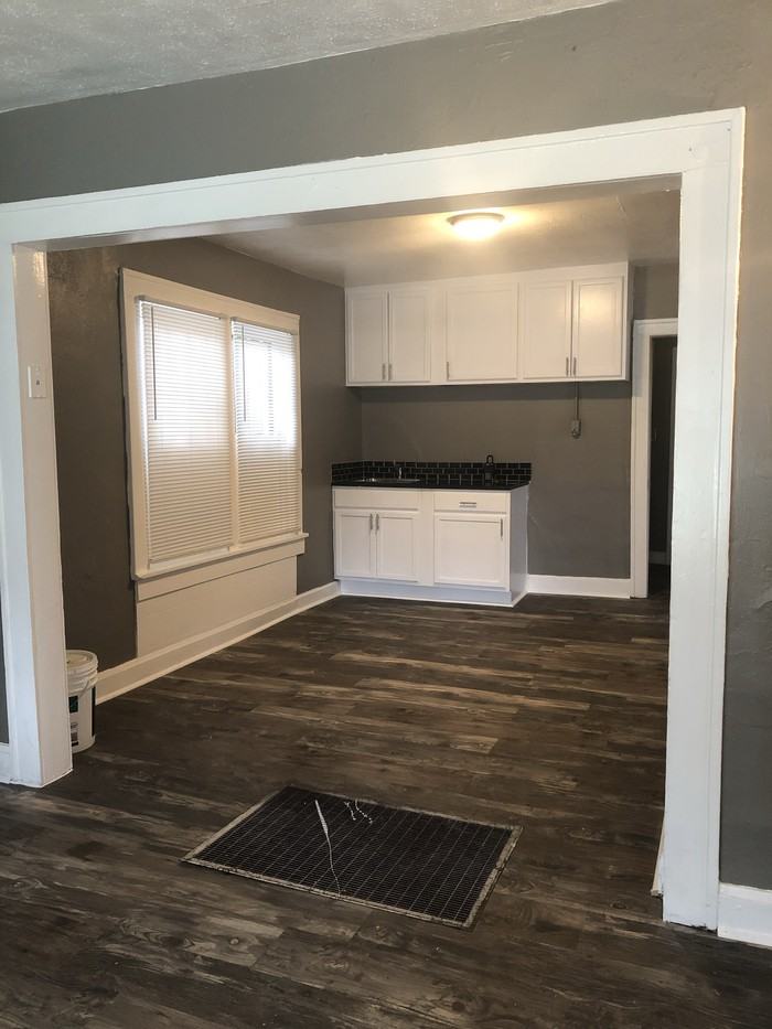 3612 East 72nd Street - Photo 3 of 13
