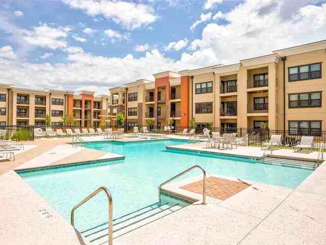 15400 Crown At Lone Oak Rd - Photo 4 of 31