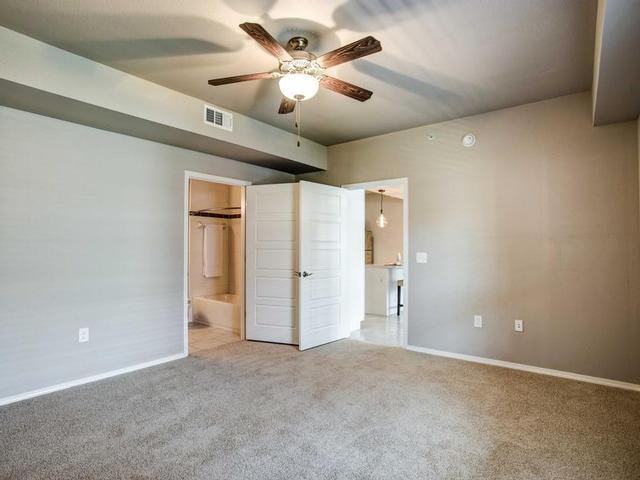 15400 Crown At Lone Oak Rd - Photo 4 of 31