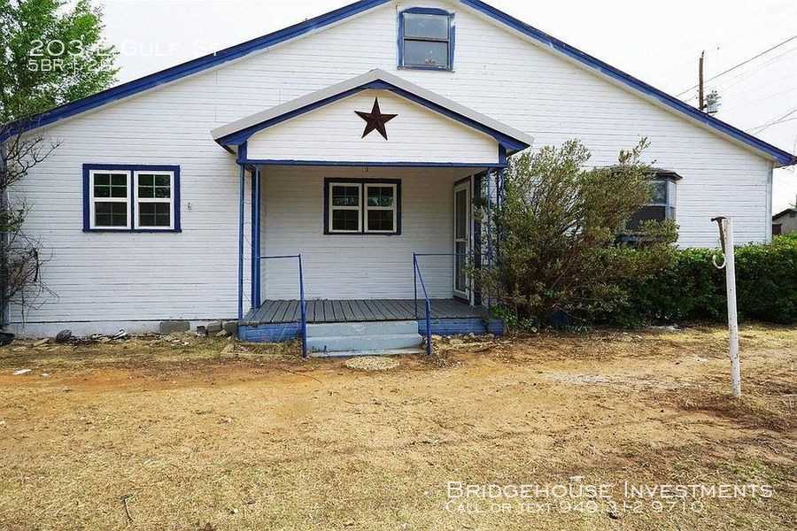 203 E Gulf St - Photo 2 of 24