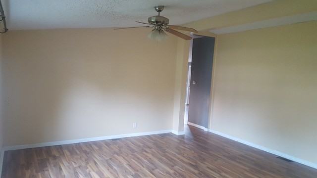 124 N Office St - Photo 3 of 6