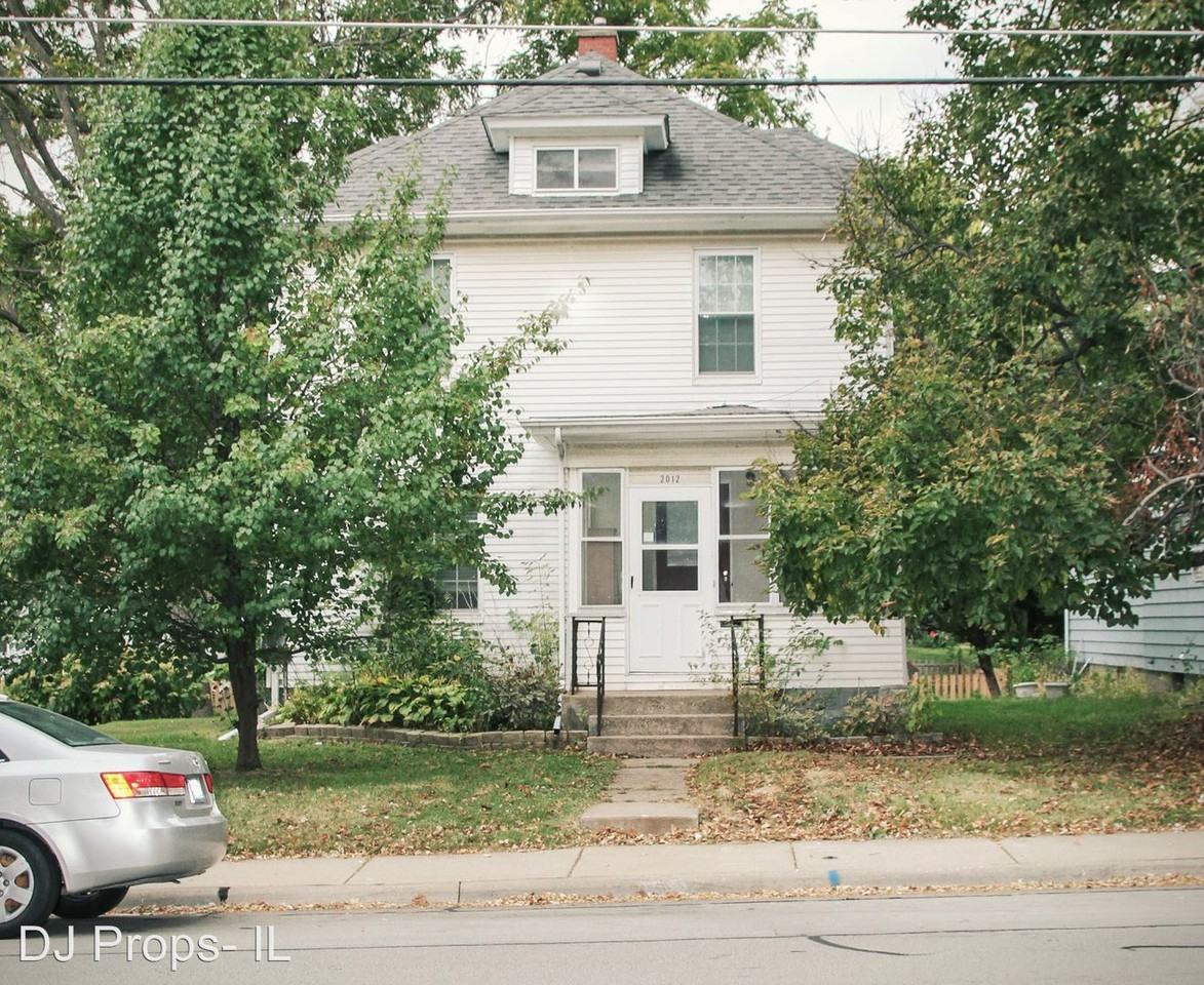 2012 17th Street - Photo 2 of 10