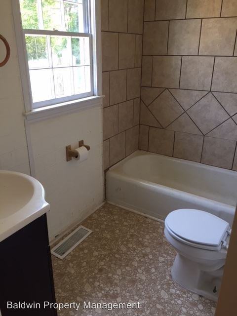 2041 Bloomfield Drive - Photo 2 of 6