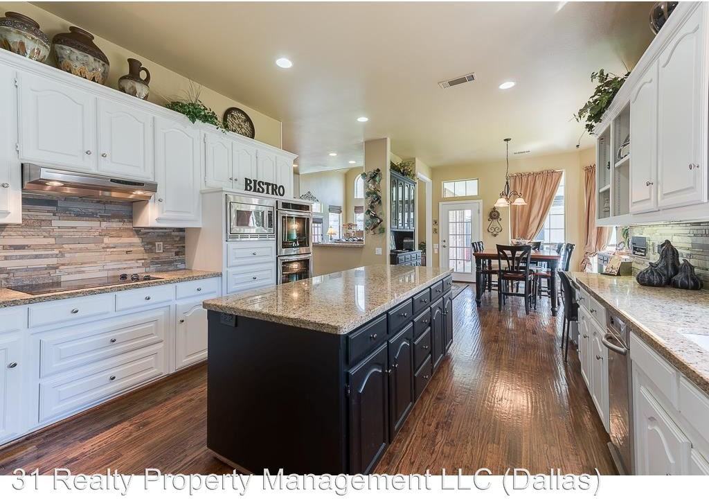 4580 Courtyard Trl - Photo 3 of 9