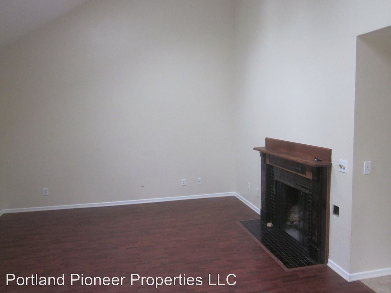 2112 Ne Fairview Ave - Photo 2 of 20