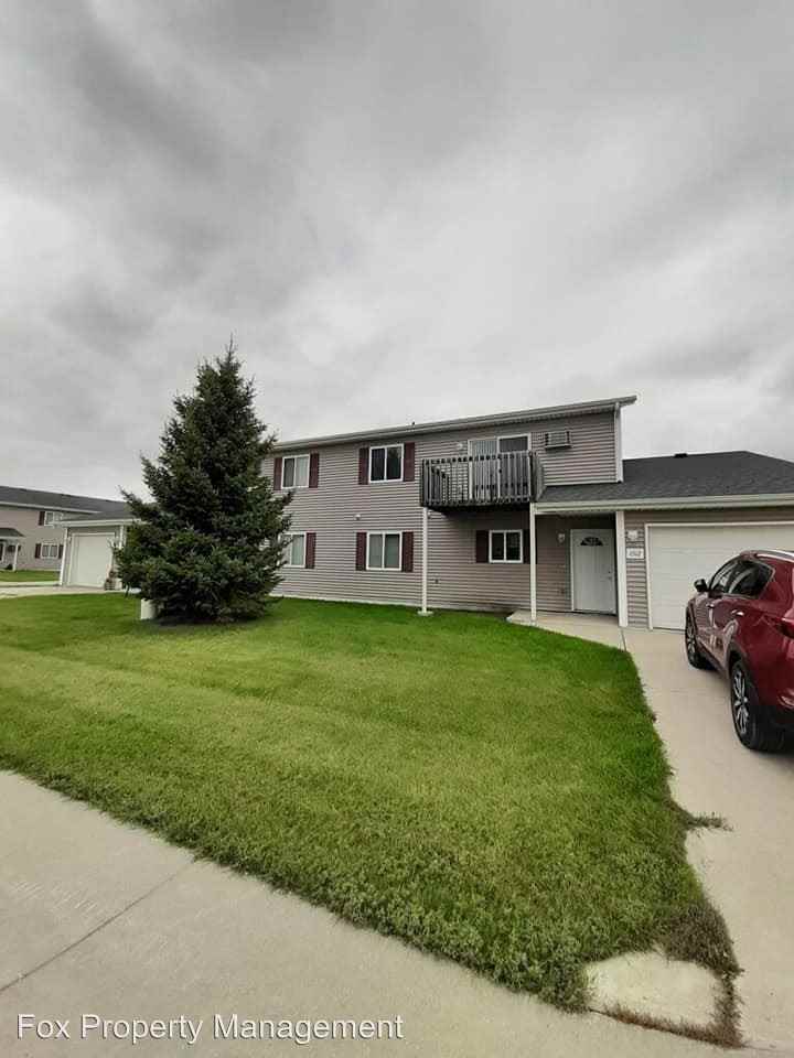 1510, 1512, 1514 and 1516 Spruce Drive NE - Photo 2 of 6