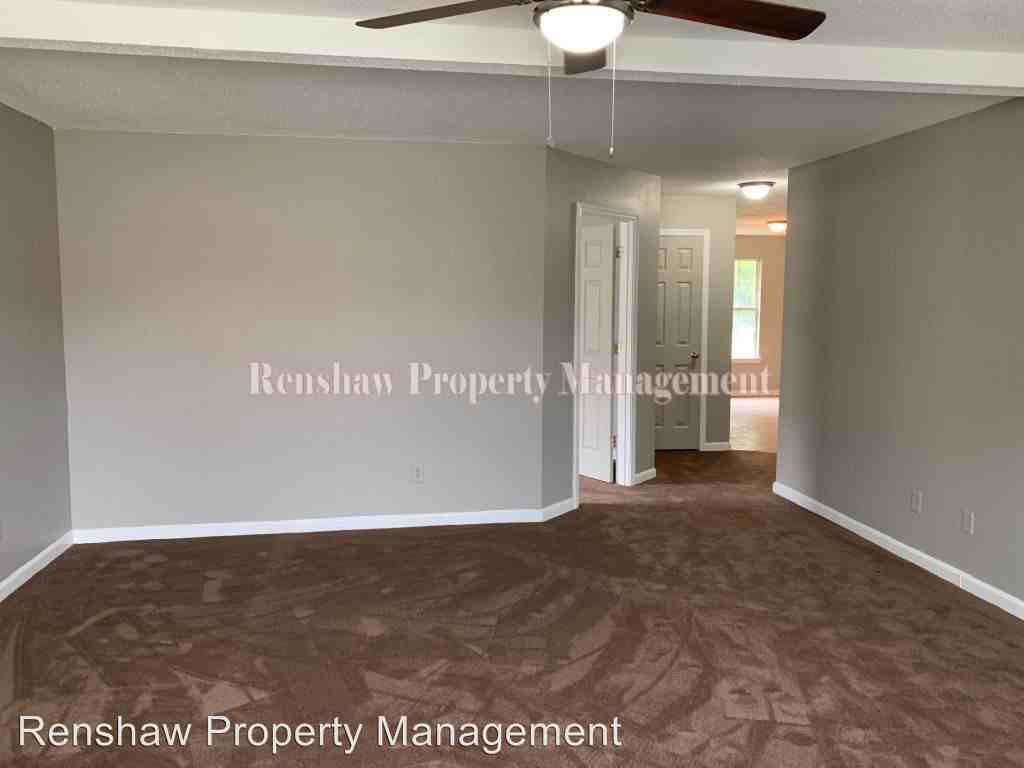 4676 Waterfront Oak Drive - Photo 3 of 16